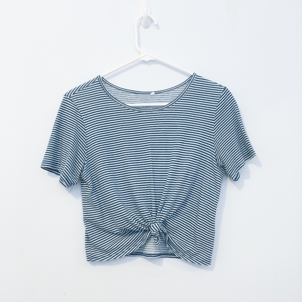PacSun Cropped Tee, Tie Front - Light Blue Stripes